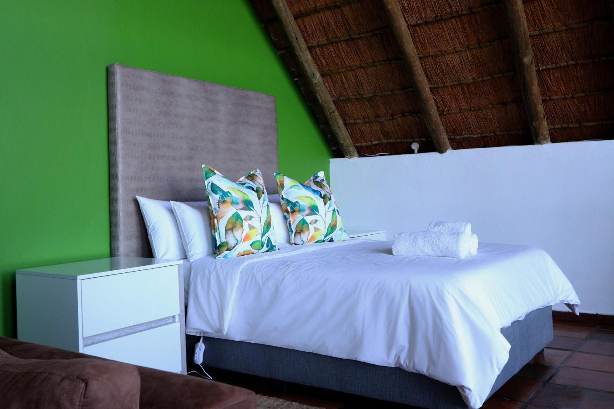 Bali At Scenic Haven Lodge In Hartbeespoort Exterior photo