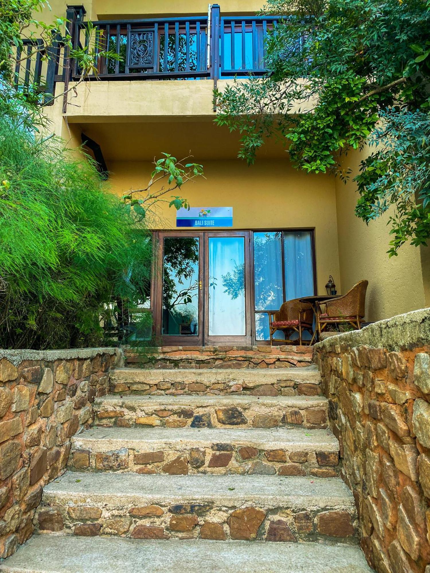 Bali At Scenic Haven Lodge In Hartbeespoort Exterior photo