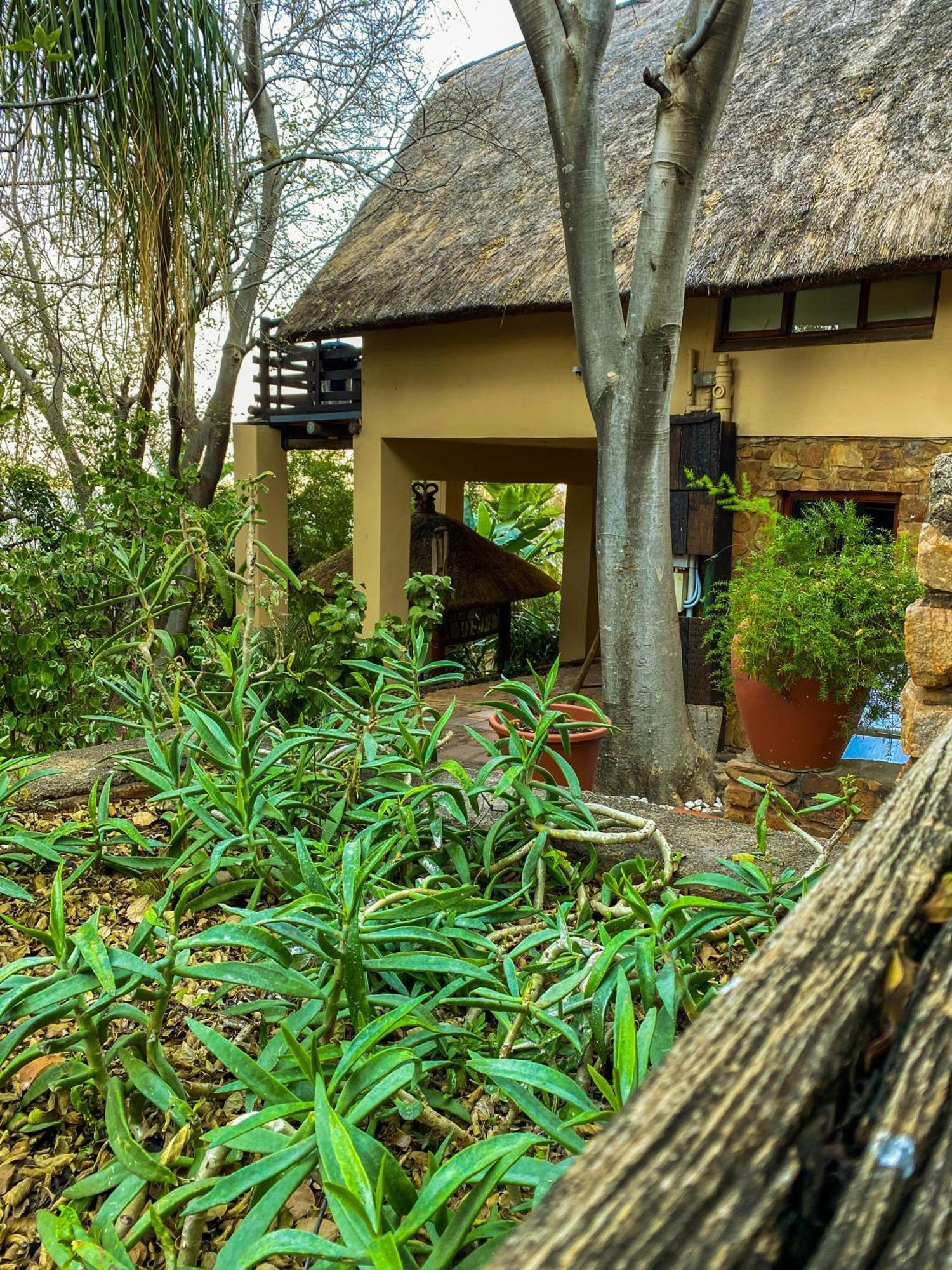 Bali At Scenic Haven Lodge In Hartbeespoort Exterior photo