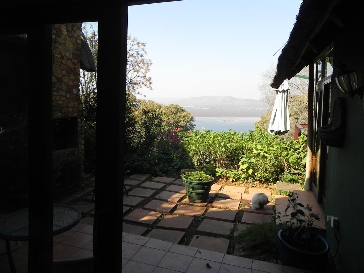 Bali At Scenic Haven Lodge In Hartbeespoort Exterior photo